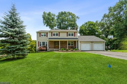 19 Cottonwood Dr, Dover, NJ 07869-4707