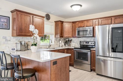 319 Devon Dr, Lancaster PA  17603-4609 exterior