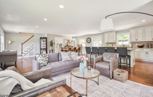 154 Hawthorne Ave, Springfield, NJ 07081-2102