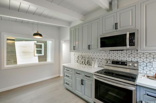 28562 Rochelle Ave, Hayward CA  94544-5454 exterior