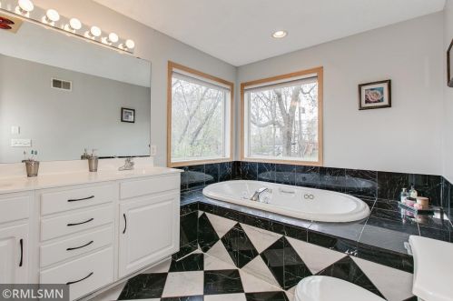 759 Butternut Ave, Saint Paul MN  55102-4104 exterior
