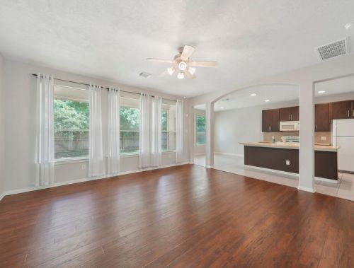 158 Burberry Cir, Conroe TX  77384-5064 exterior