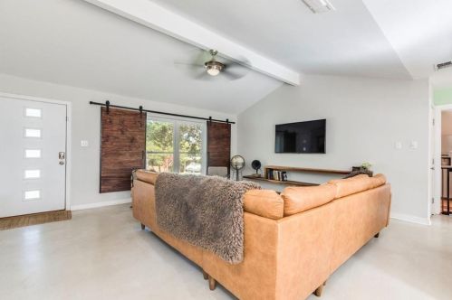 2209 Bahama Rd, Austin TX  78733-1202 exterior