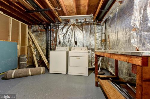 7309 Sterling Grove Dr, Springfield VA  22150-4437 exterior