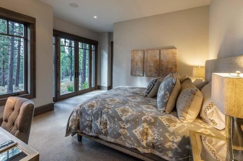 9654 Dunsmuir Way, Truckee CA  96161-4268 exterior