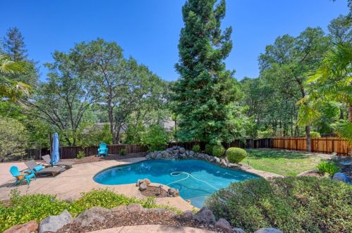 741 Lakecrest Dr, Folsom, CA 95762-3785