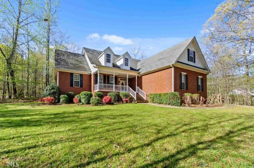 162 Strickland Pasture Rd, Jackson, GA 30233-4027