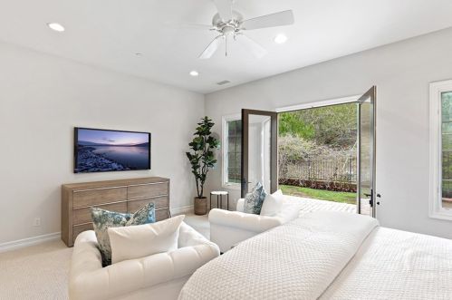 30 Blue Smt, Irvine CA  92603-0168 exterior