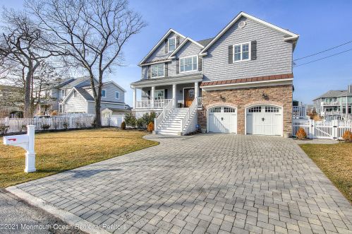 2105 Evergreen Ln, Point Pleasant Beach, NJ 08742-5121
