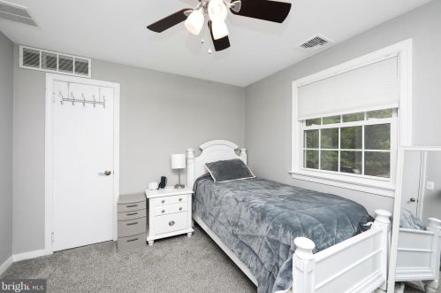 1161 Concord Dr, Haddonfield NJ 08033-3502 exterior