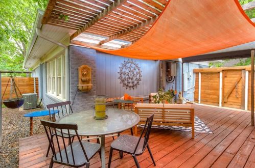 1211 Lake St, Fort Worth TX  76102-6028 exterior