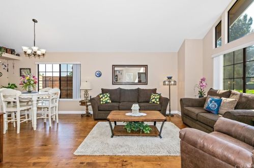 6880 Rycroft Dr, Riverside CA  92506-5317 exterior