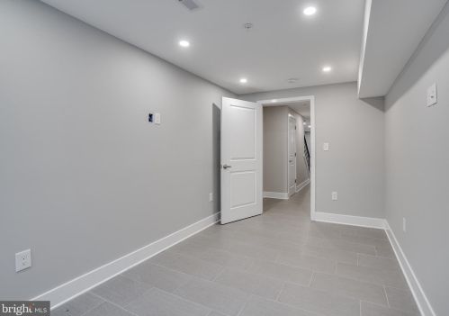 517 Mckean St, Philadelphia PA  19148-2530 exterior