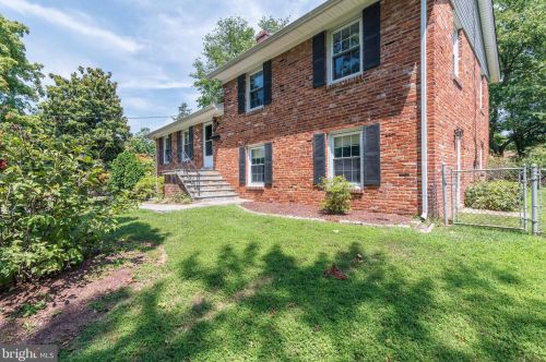 10613 Stoneyhill Ct, Silver Spring, MD 20901-1540