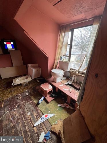 5901 11 St, Philadelphia PA  19141-3210 exterior