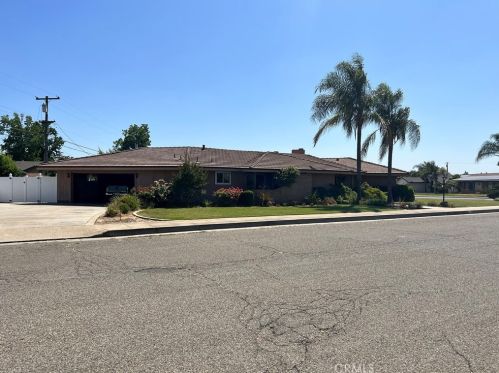 105 Calaveras St, Sharon, CA 93610-2102