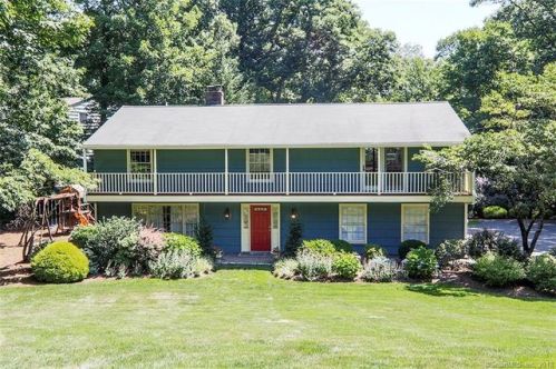 28 Oak Ledge Ln, Wilton, CT 06897-3404