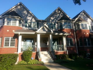 175 Larch Ave, Elmhurst, IL 60126-2724
