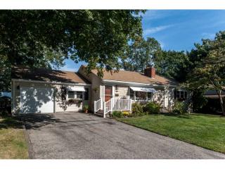 150 Park View Ave, Warwick, RI 02888-2540