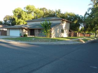401 Brian Ct, Merced, CA 95348-3201