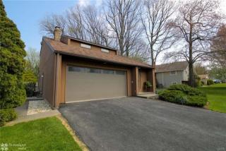 23 Cottonwood St, Allentown, PA 18104-9572