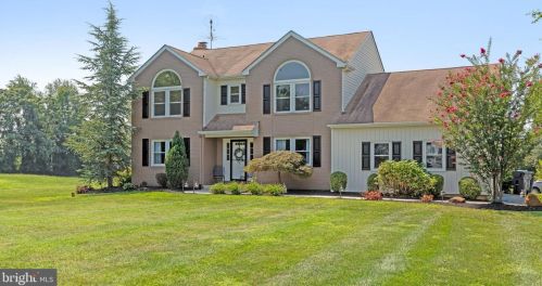 30 Kings Ct, Auburn, NJ 08085-5033