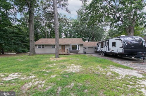 29 Pear Ave, Browns Mills, NJ 08015-3213