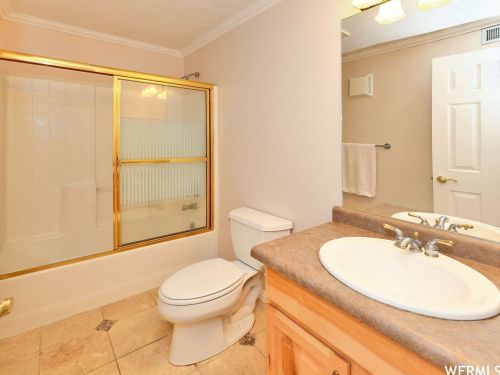 25 Snowstar Ln, Sandy UT 84092-4800 exterior