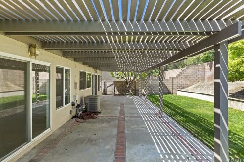 7325 Calle Granada, Anaheim CA  92808-1033 exterior