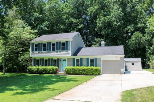 505 Barnesdale Dr, Marietta, GA 30068-3111