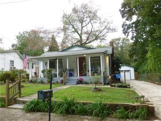 886 Tanner Dr, Scottdale, GA 30079-1028