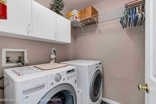 353 Daniele Dr, Tinton Falls NJ 07712-7943 exterior