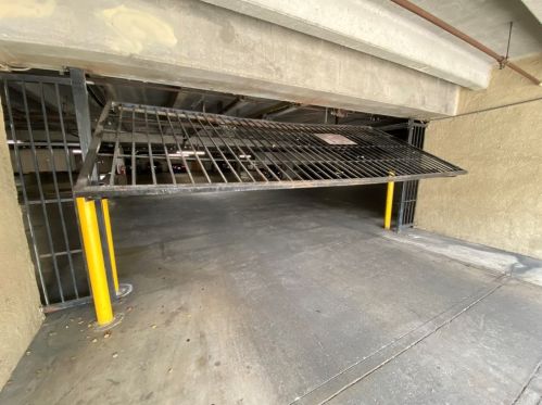 306 Chestnut Ave, Santa Ana CA  92701-5900 exterior