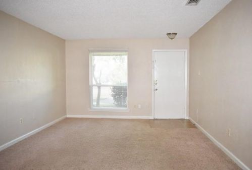 7710 Mary Dr, Fort Worth TX  76180-6440 exterior