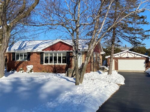7424 108th Pl, Worth, IL 60482-1002