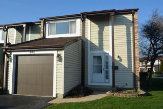 640 Ash Ln, Wheeling, IL 60090-5302