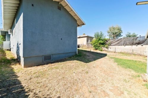 5965 Mountain View Ave, Riverside CA  92504-1572 exterior