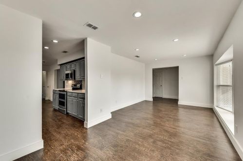 1865 Green Ridge Dr, Carrollton TX  75007-5223 exterior