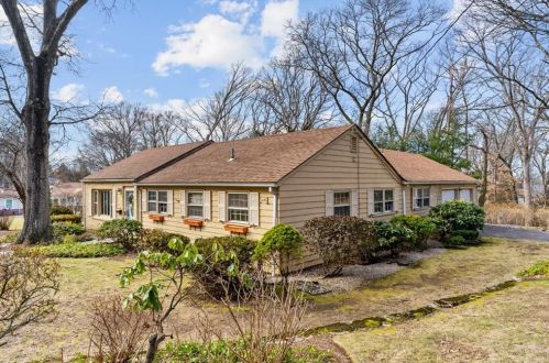 25 Bruce Ln, Warwick, RI 02886-9103