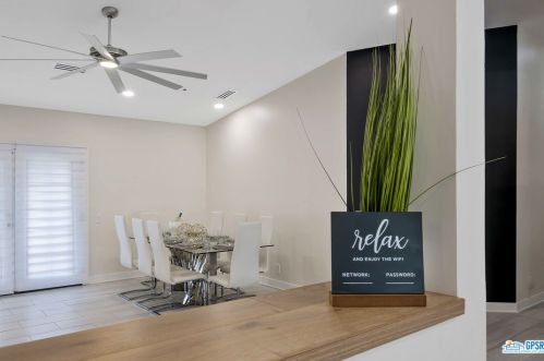 390 Cortez Rd, Palm Springs, CA 92262-1910