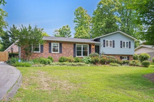 1829 Crestline Dr, Atlanta, GA 30345-3824