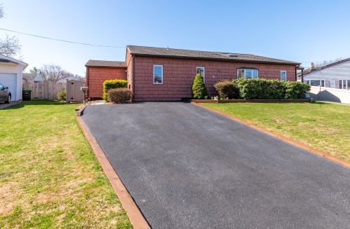 13 Richard St, Hazlet, NJ 07730-2009