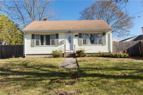 10 Estelle Blvd, Warwick, RI 02889-1611