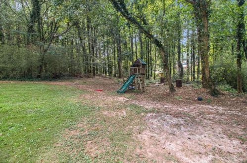 6602 Fielder Rd, Rex GA 30273-2021 exterior