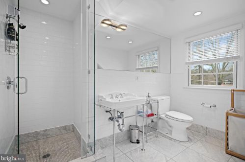 69 Laurel Rd, Princeton NJ 08540-2708 exterior