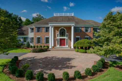 7 Sheephill Dr, Gladstone, NJ 07934-2130