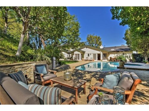 4483 Estrondo Dr, Van Nuys, CA 91436-3227