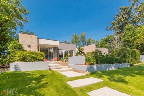 1012 Citadel Dr, Atlanta, GA 30324-3814