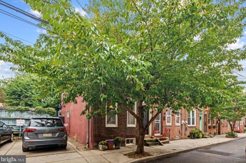 2106 Kater St, Philadelphia, PA 19146-1215