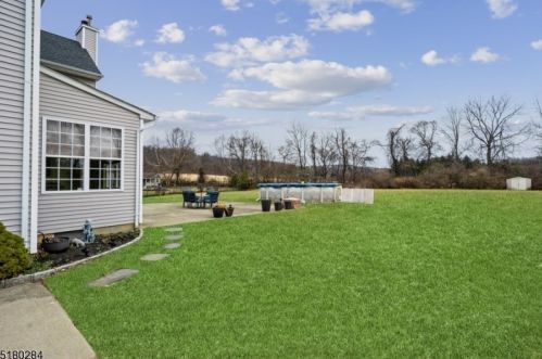 37 Dorset Dr, Hackettstown NJ  07840-5010 exterior